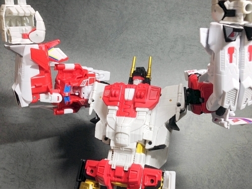TF:ﾕﾅｲﾄｳｫﾘｱｰｽﾞ】UW-01 エアーボット合体戦士 スペリオン（合体