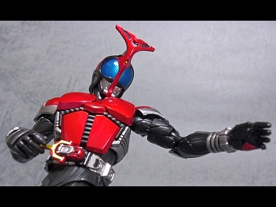 S.H.Figuarts(真骨彫製法)】仮面ライダーカブト ライダーフォーム